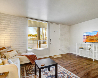 3737 E Turney Avenue - Photo Thumbnail 1