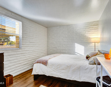 3737 E Turney Avenue - Photo Thumbnail 11