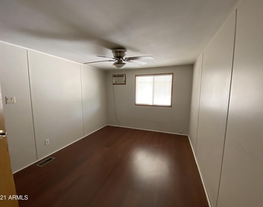 33401 N 224th Avenue - Photo Thumbnail 5