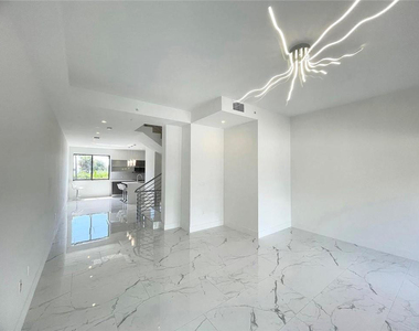 113 Se 1st Circle - Photo Thumbnail 2