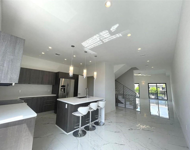 113 Se 1st Circle - Photo Thumbnail 1