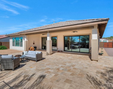 2041 E Fallen Leaf Lane - Photo Thumbnail 22