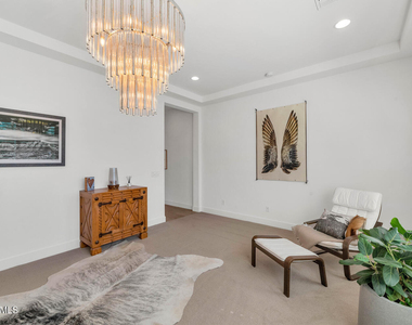 2041 E Fallen Leaf Lane - Photo Thumbnail 12