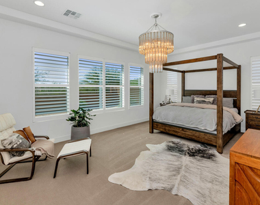 2041 E Fallen Leaf Lane - Photo Thumbnail 11