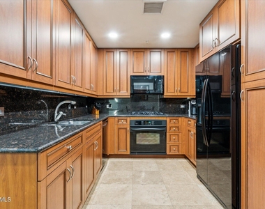 7161 E Rancho Vista Drive - Photo Thumbnail 8