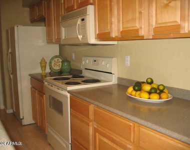 7414 E Northland Drive - Photo Thumbnail 1