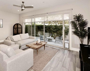 7464 E Paraiso Drive - Photo Thumbnail 3
