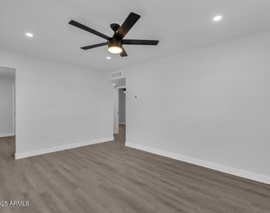 3118 N 39th Street - Photo Thumbnail 5