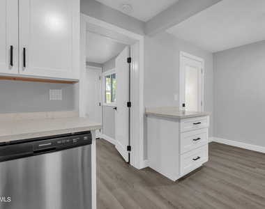 3110 N 39th Street - Photo Thumbnail 8