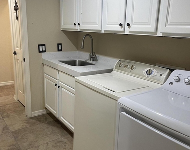 33550 N Dove Lakes Drive - Photo Thumbnail 16