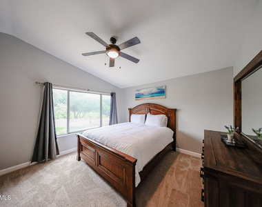 3902 E Rosemonte Drive - Photo Thumbnail 19