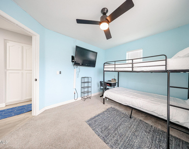 3902 E Rosemonte Drive - Photo Thumbnail 28
