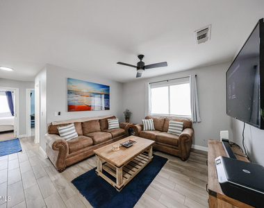 3902 E Rosemonte Drive - Photo Thumbnail 24