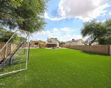 3902 E Rosemonte Drive - Photo Thumbnail 35