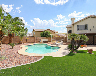 3902 E Rosemonte Drive - Photo Thumbnail 37