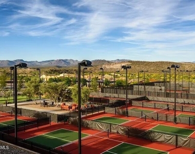 3261 Maverick Drive - Photo Thumbnail 7
