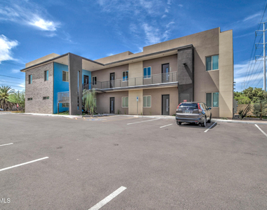 1037 S Farmer Avenue - Photo Thumbnail 2