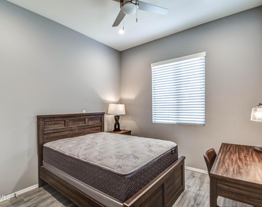1037 S Farmer Avenue - Photo Thumbnail 12