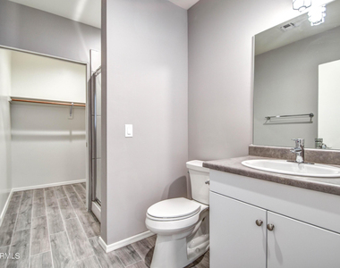 1037 S Farmer Avenue - Photo Thumbnail 15