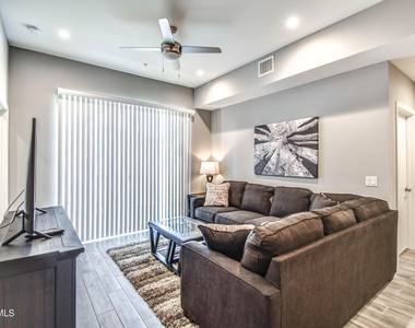 1037 S Farmer Avenue - Photo Thumbnail 10