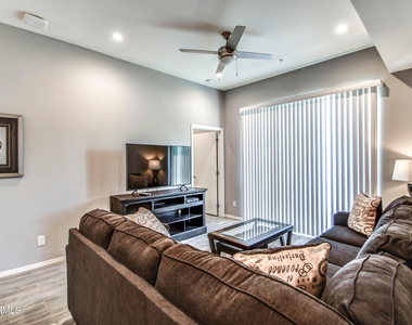 1037 S Farmer Avenue - Photo Thumbnail 9