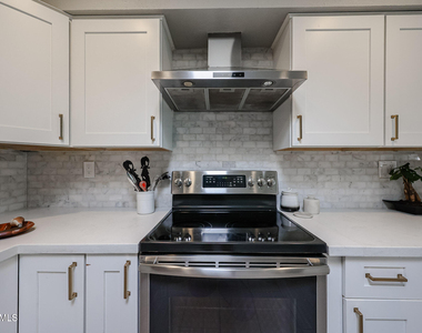 8733 E Appaloosa Trail - Photo Thumbnail 9