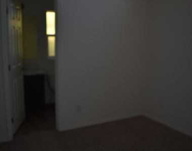 620 W Limberlost Drive - Photo Thumbnail 11