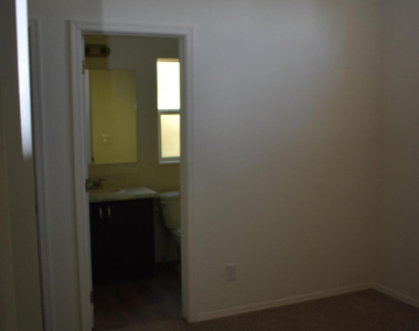 620 W Limberlost Drive - Photo Thumbnail 16