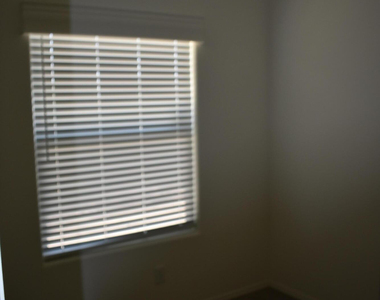 620 W Limberlost Drive - Photo Thumbnail 9