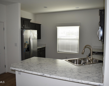 620 W Limberlost Drive - Photo Thumbnail 5