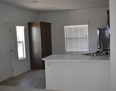 620 W Limberlost Drive - Photo Thumbnail 7