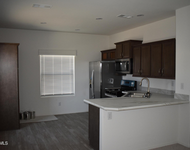 620 W Limberlost Drive - Photo Thumbnail 4