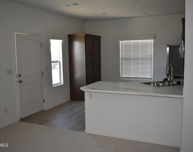 620 W Limberlost Drive - Photo Thumbnail 5