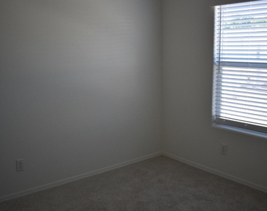 620 W Limberlost Drive - Photo Thumbnail 17