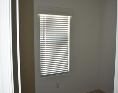 620 W Limberlost Drive - Photo Thumbnail 9