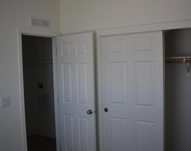 620 W Limberlost Drive - Photo Thumbnail 16