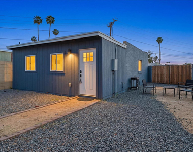 1548 N Upland Circle - Photo Thumbnail 3