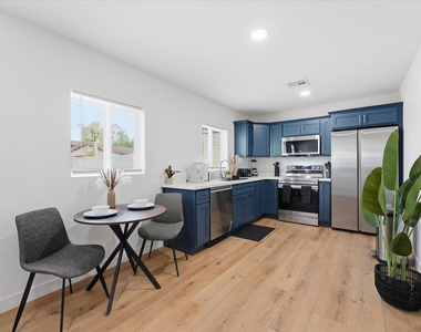 1548 N Upland Circle - Photo Thumbnail 8