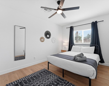 1548 N Upland Circle - Photo Thumbnail 11