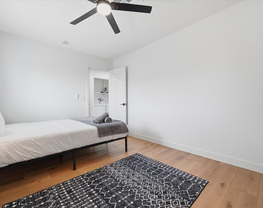 1548 N Upland Circle - Photo Thumbnail 10