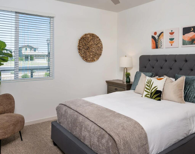 3545 E Warner Road - Photo Thumbnail 3