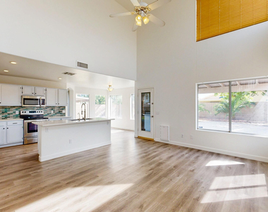 21927 N 74th Lane - Photo Thumbnail 9