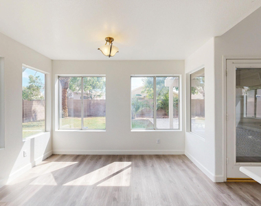 21927 N 74th Lane - Photo Thumbnail 11