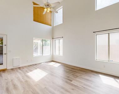 21927 N 74th Lane - Photo Thumbnail 7