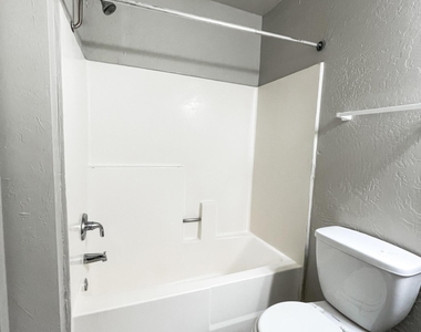 1421 E Fillmore Street - Photo Thumbnail 13