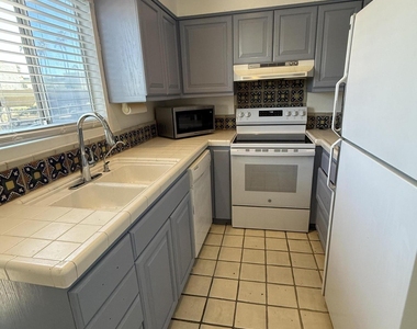 4630 N 68th Street - Photo Thumbnail 34