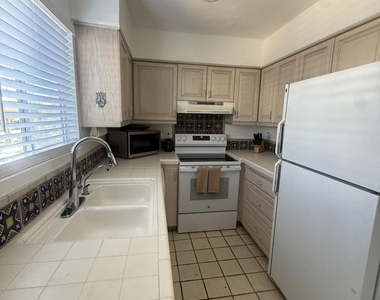 4630 N 68th Street - Photo Thumbnail 8