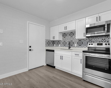 3116 N 39th Street - Photo Thumbnail 7