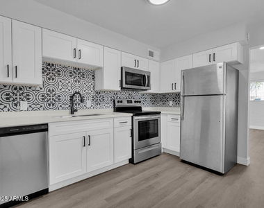 3116 N 39th Street - Photo Thumbnail 8