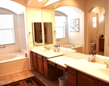 20470 N Date Palm Way - Photo Thumbnail 16